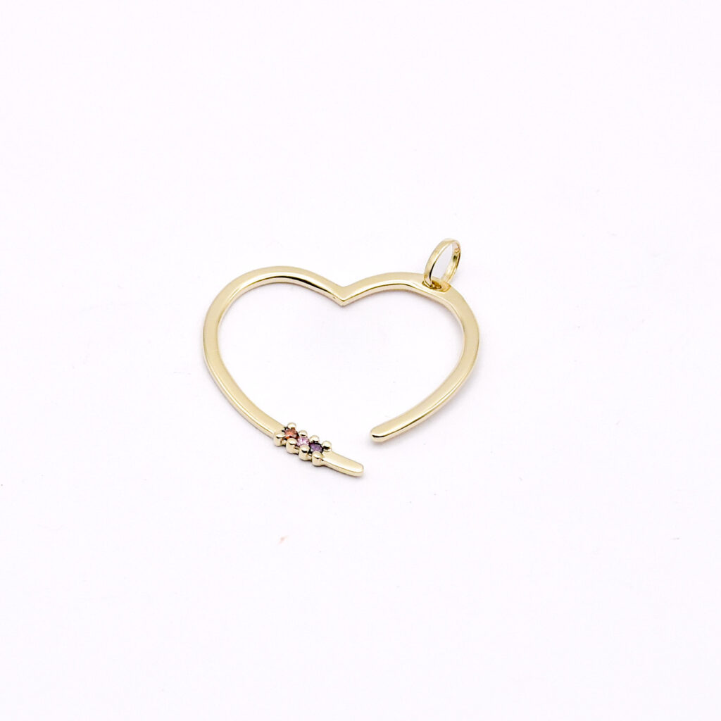 Antoine Puygrenier Artisan bijoutier joaillier Lyon pendentif coeur or 14K personnalisée, intime et unique