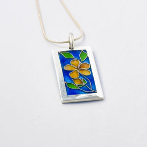 Antoine Puygrenier Artisan Bijoutier Joaillier Lyon pendentif émaillage cloisonné à chaud fleur travail sur-mesure personnalisé